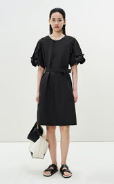 Dress / LESS Pleated Short-Sleeve Cotton Dress