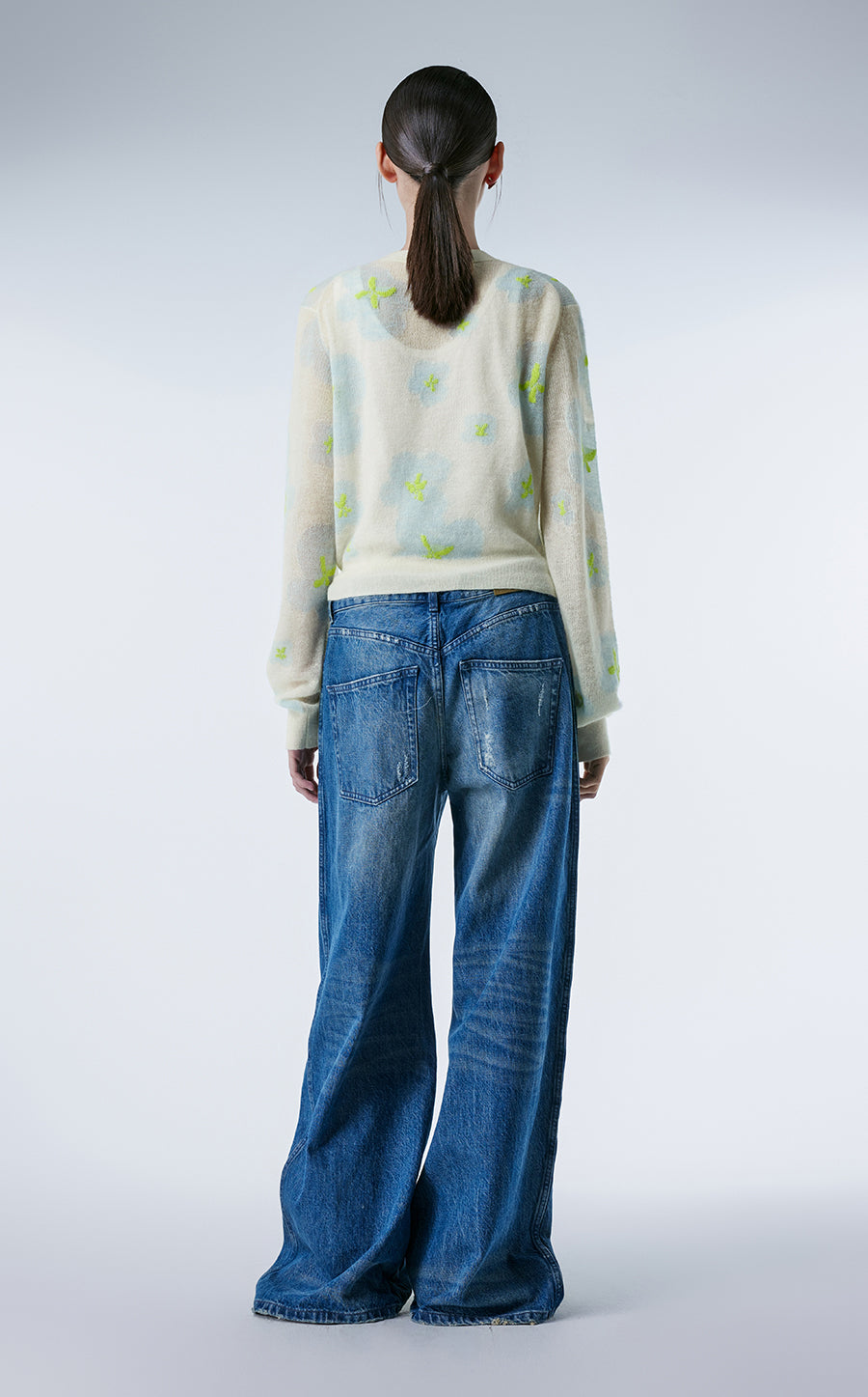 Sweater / JNBY Slim-fit Floral Prints Cropped Cardigan