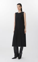 Dress / JNBY Elegant Pleated Maxi Dress