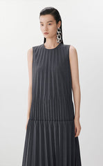 Dress / JNBY Elegant Pleated Maxi Dress