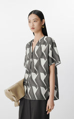 Shirt / JNBY Geometric Wave Print Loose Blouse