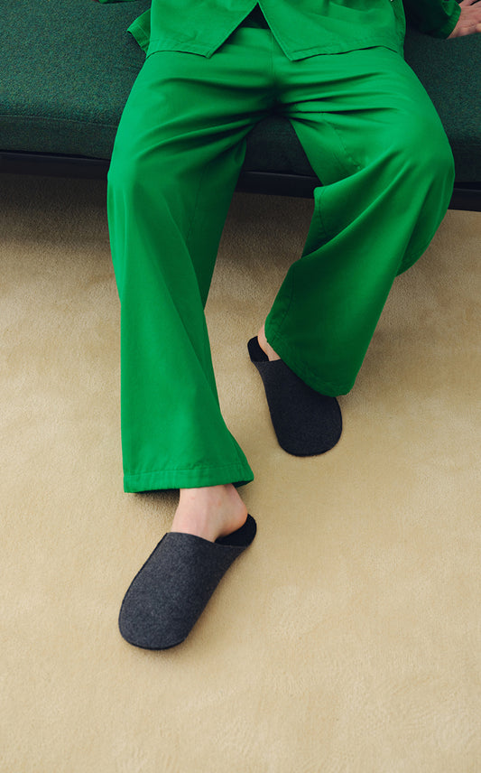 Shoes / JNBYHOME One-Piece Slip-On Slippers