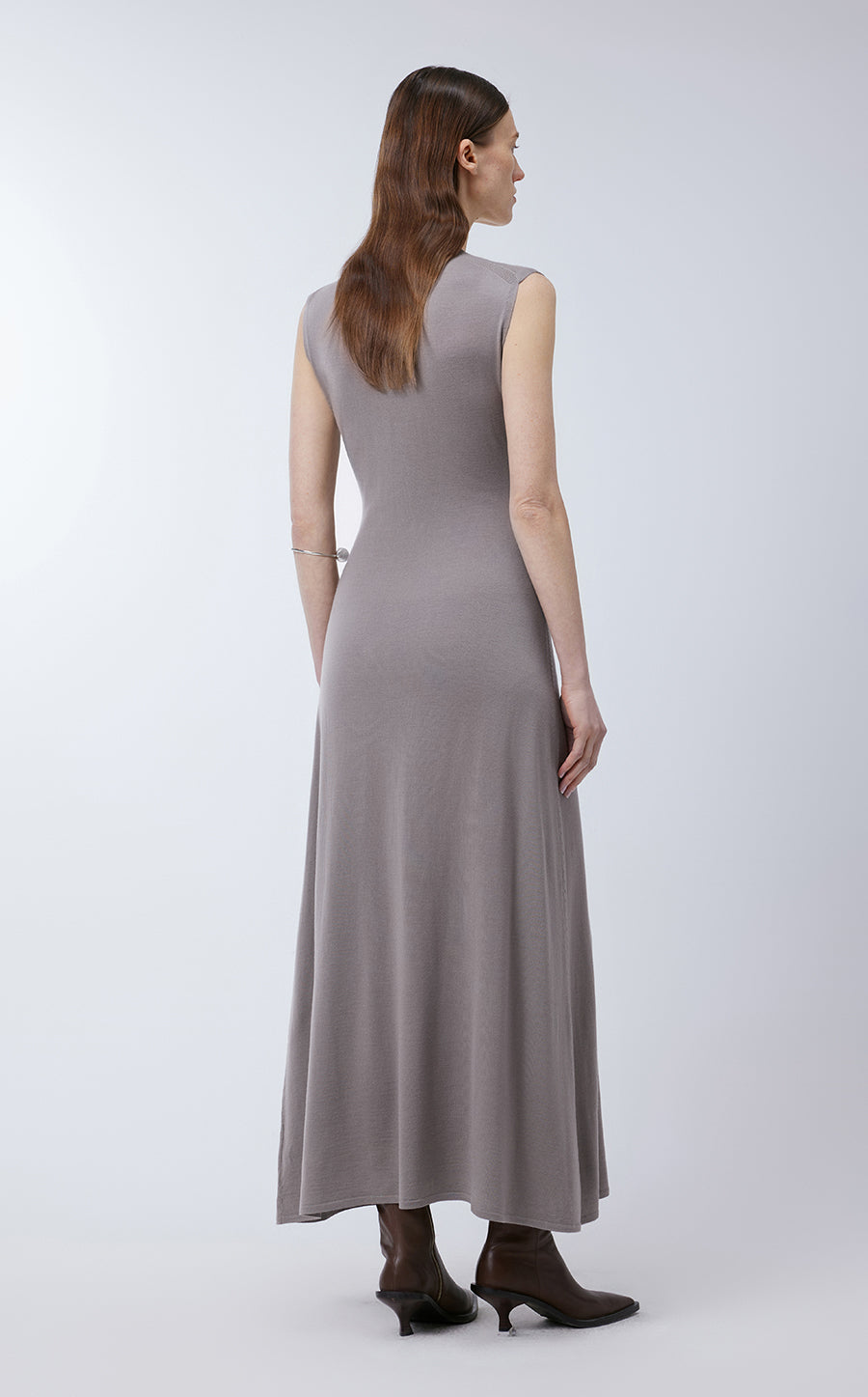 Dress / JNBY V-necked Sleeveless Calf-length Dress