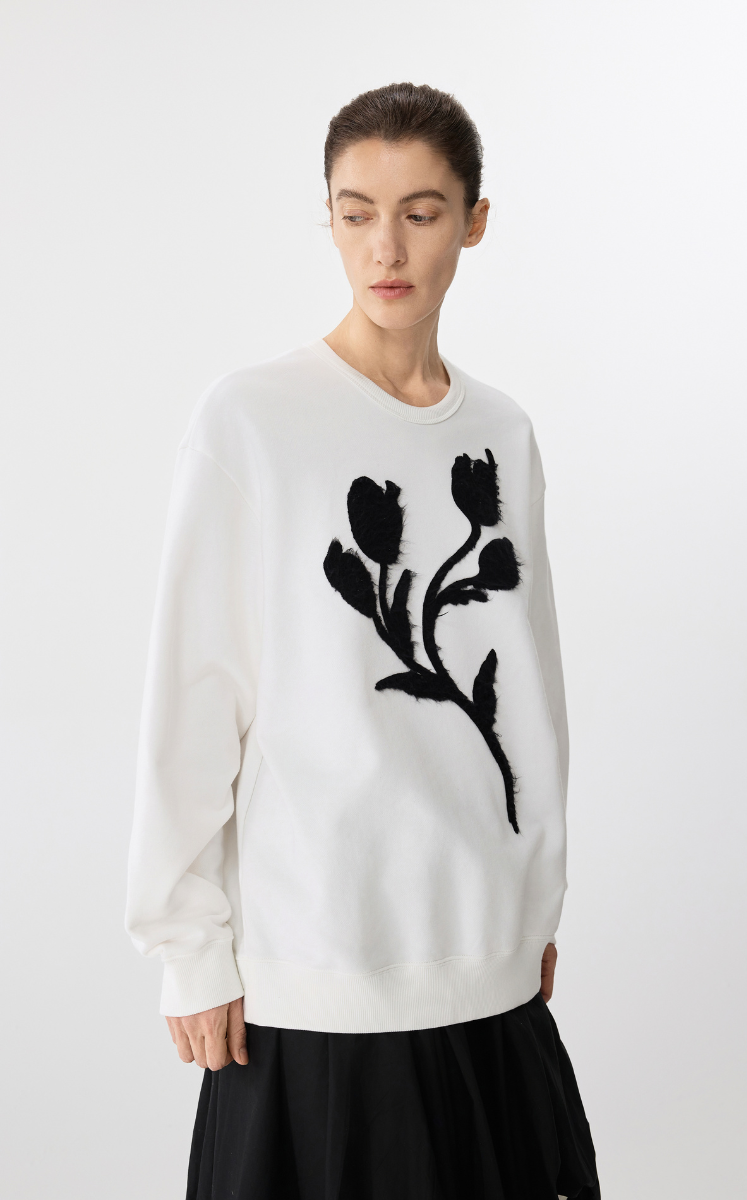 Sweatshirt / JNBY Floral Embroidery Oversized Sweatshirt