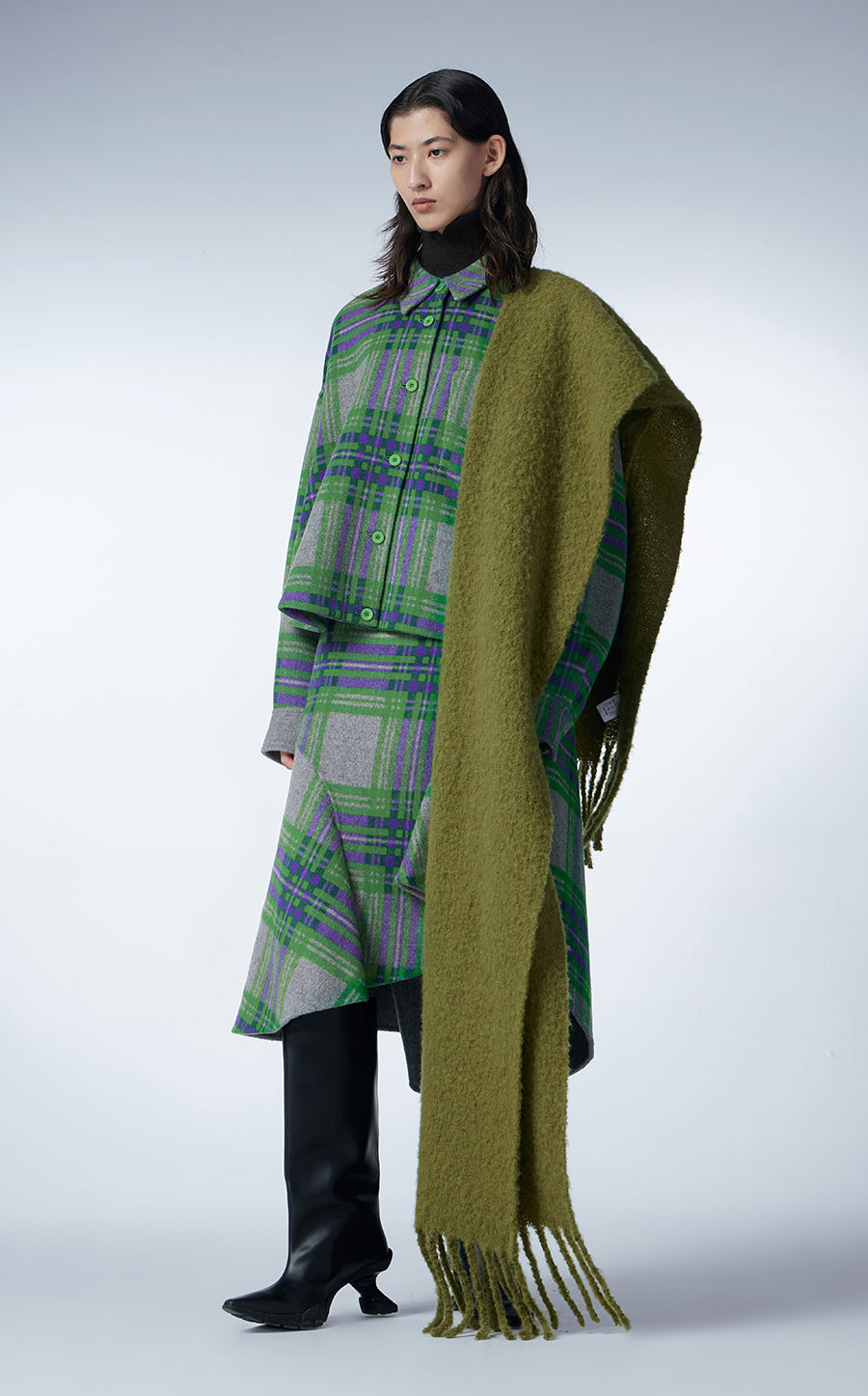 Coat / JNBY Relaxed Wool Jacket in Plaid Pattern