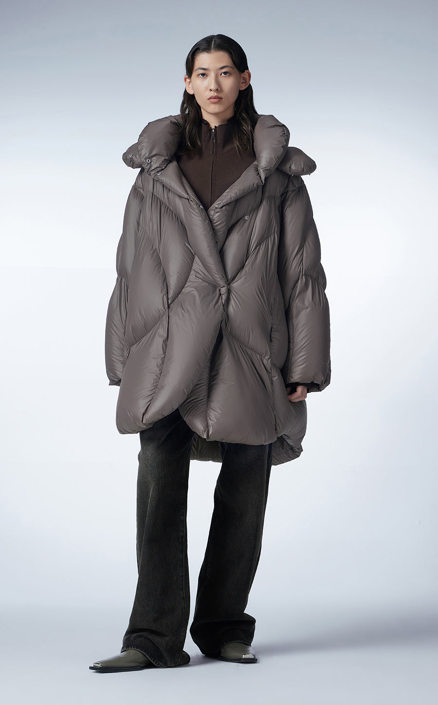 Coat / JNBY Curved Quilt Hooded Down Coat