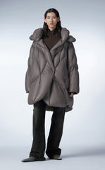 Coat / JNBY Curved Quilt Hooded Down Coat