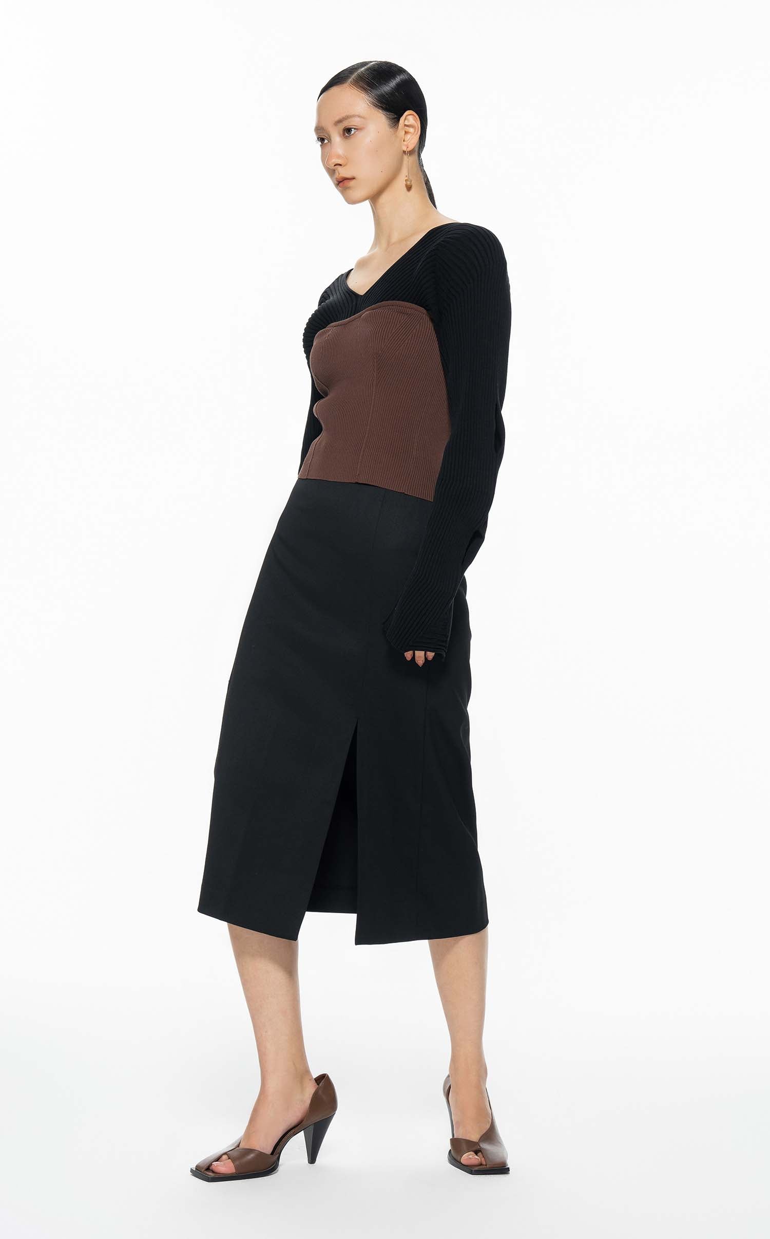 Skirts / JNBY Slim Fit Side Slit Skirt