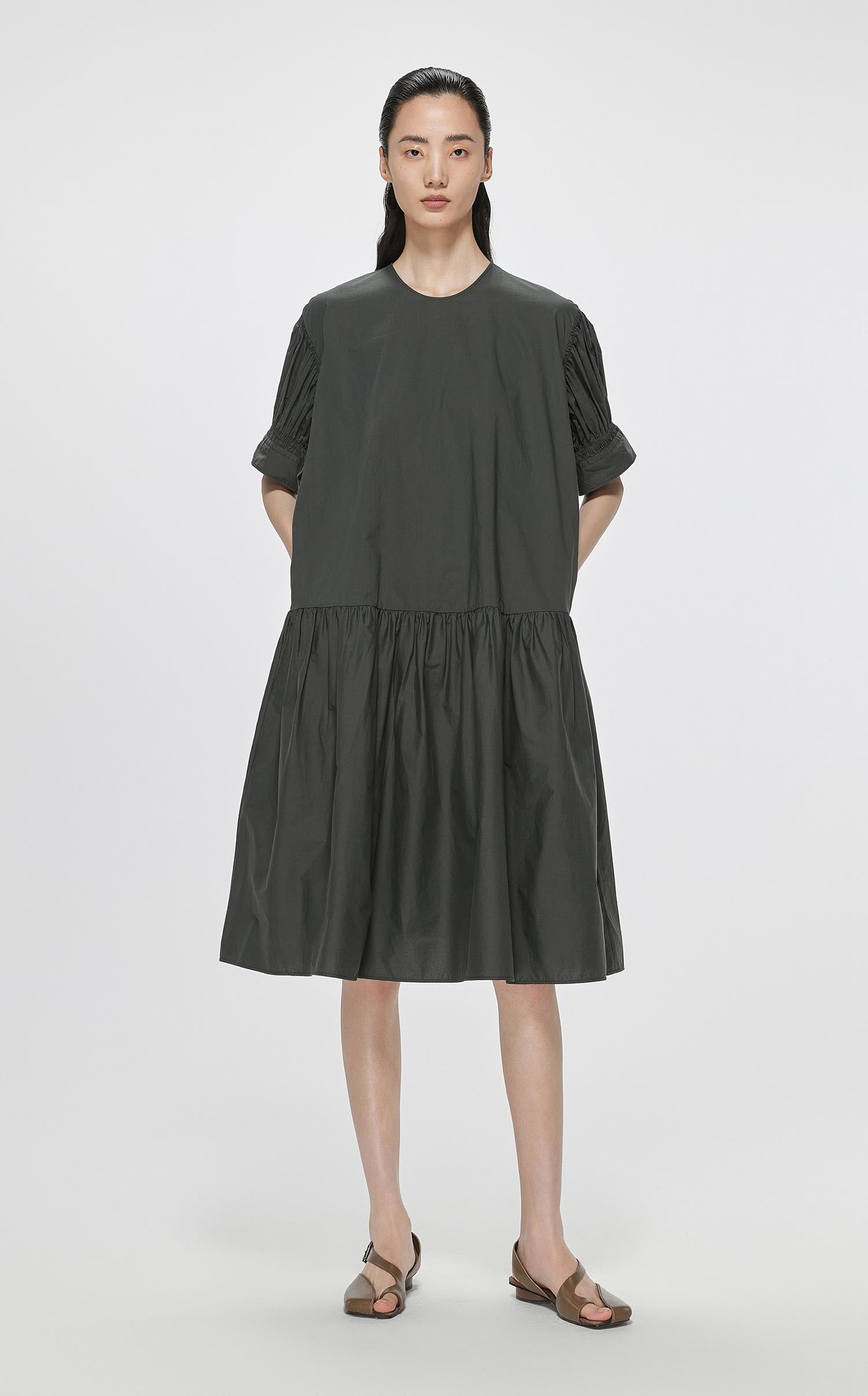 Dresses / JNBY Oversize Mid-Sleeve Pleated Dress (100% Cotton)