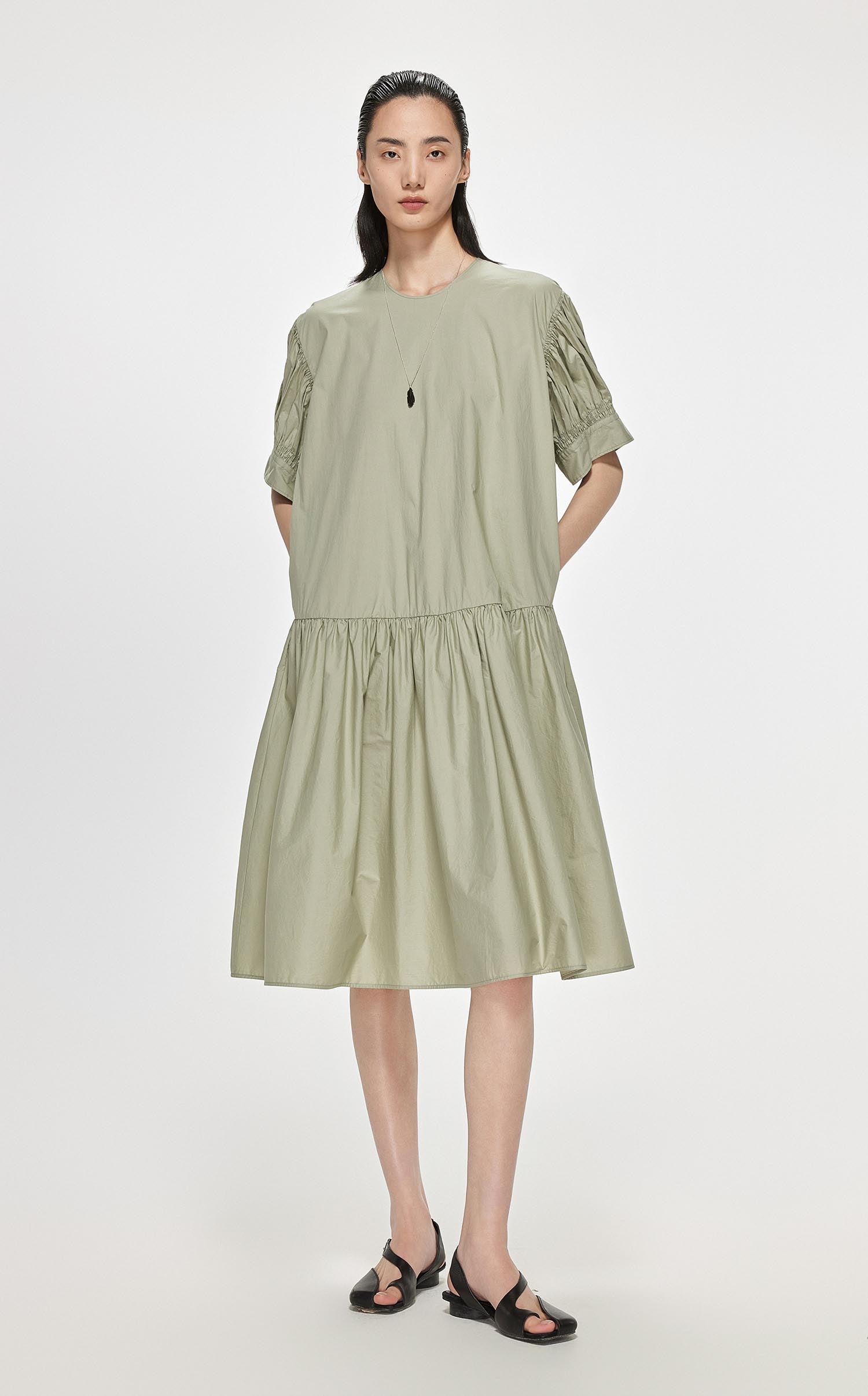 Dresses / JNBY Oversize Mid-Sleeve Pleated Dress (100% Cotton)