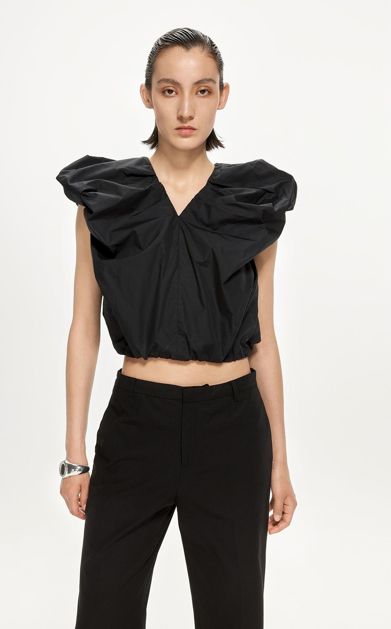 Shirt / JNBY Loose Fit V-Neck Ruffled Sleeveless Top (100% Cotton)