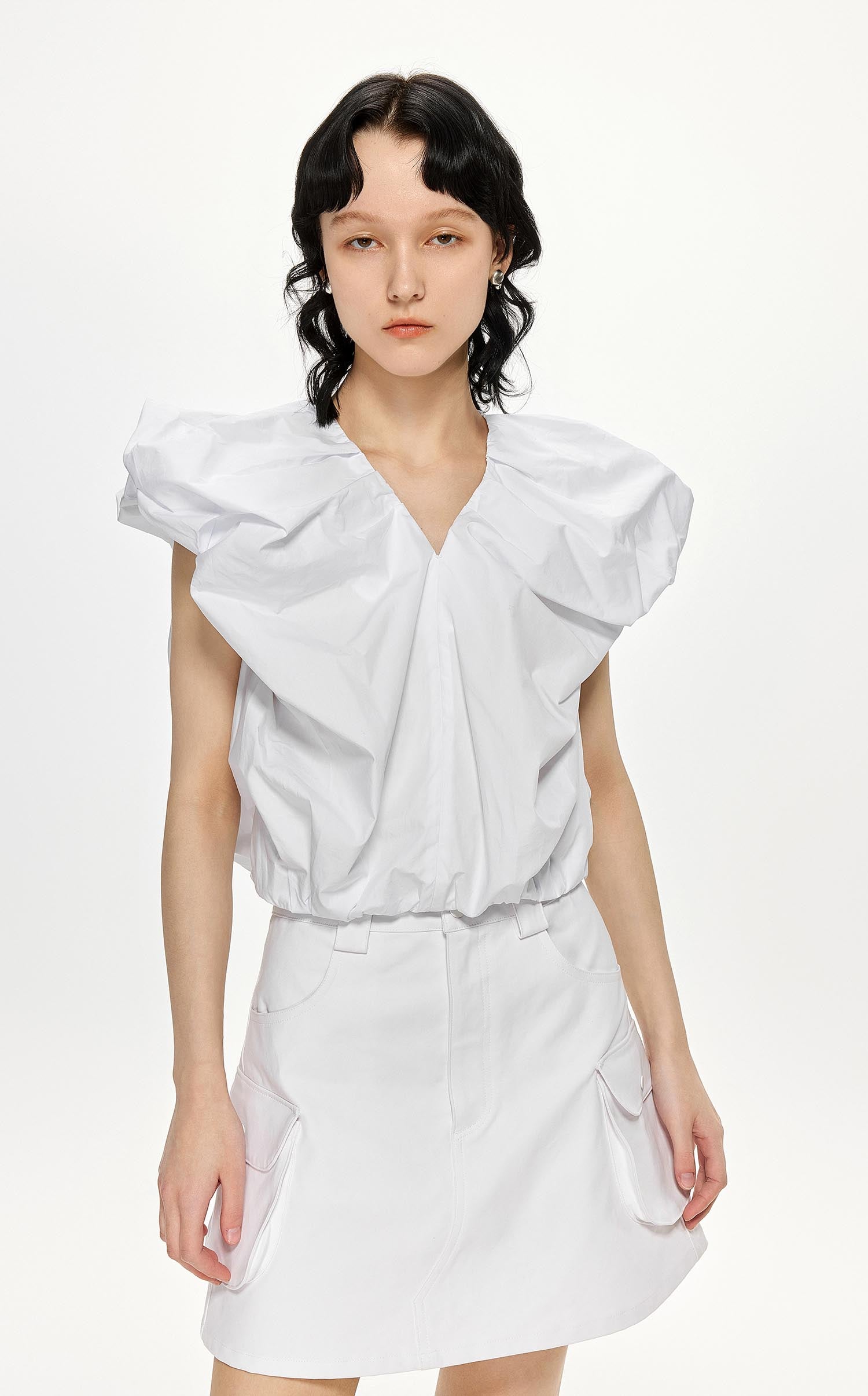 Shirt / JNBY Loose Fit V-Neck Ruffled Sleeveless Top (100% Cotton)