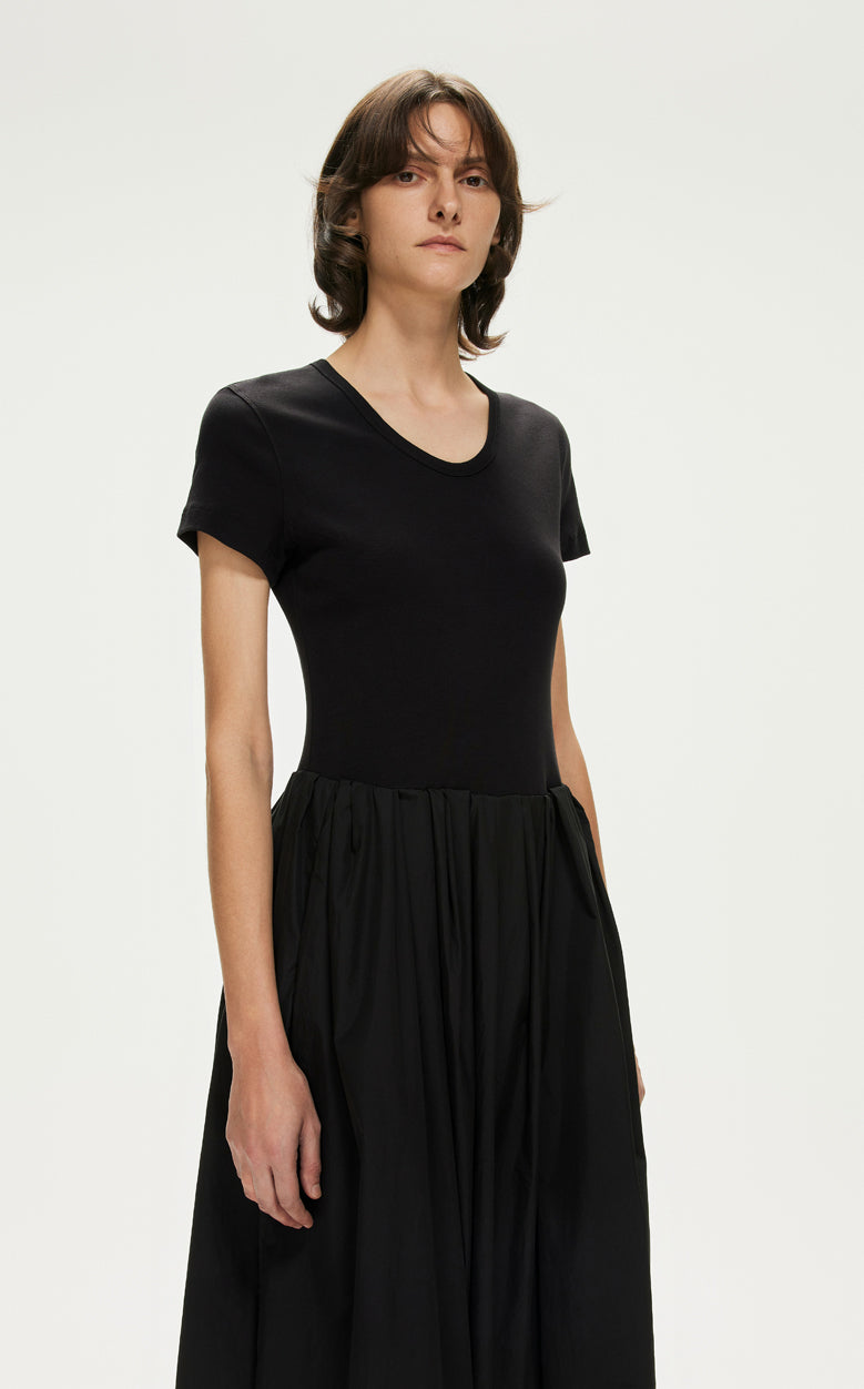 Dress / JNBY Knitted Slim Fit Round Neck Dress