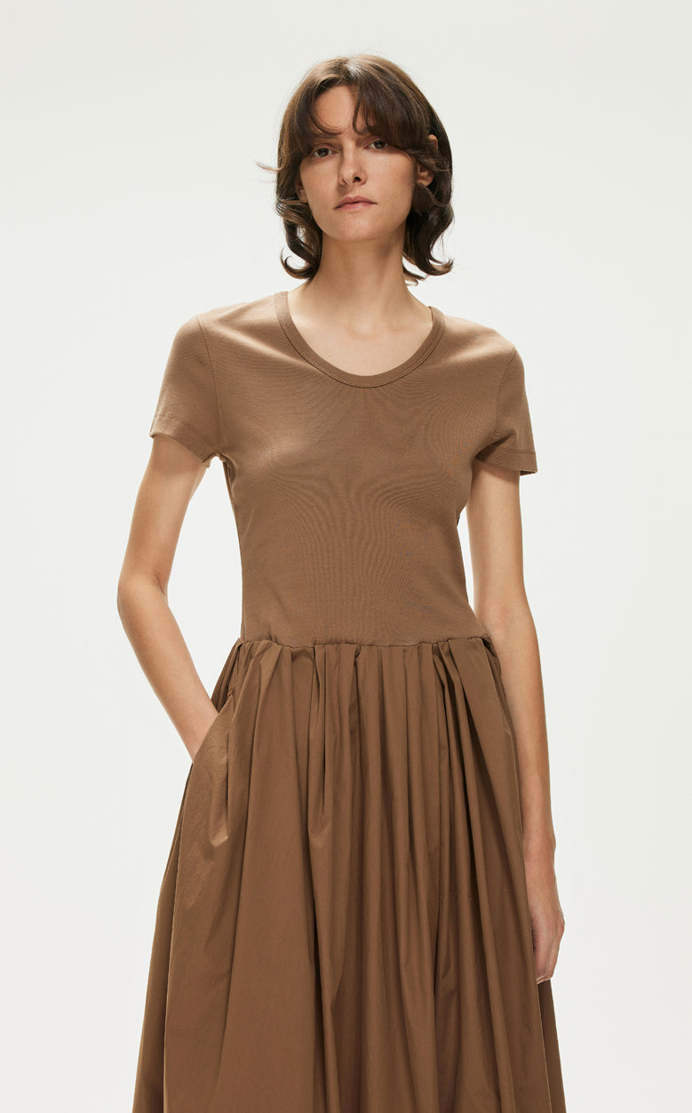 Dress / JNBY Knitted Slim Fit Round Neck Dress