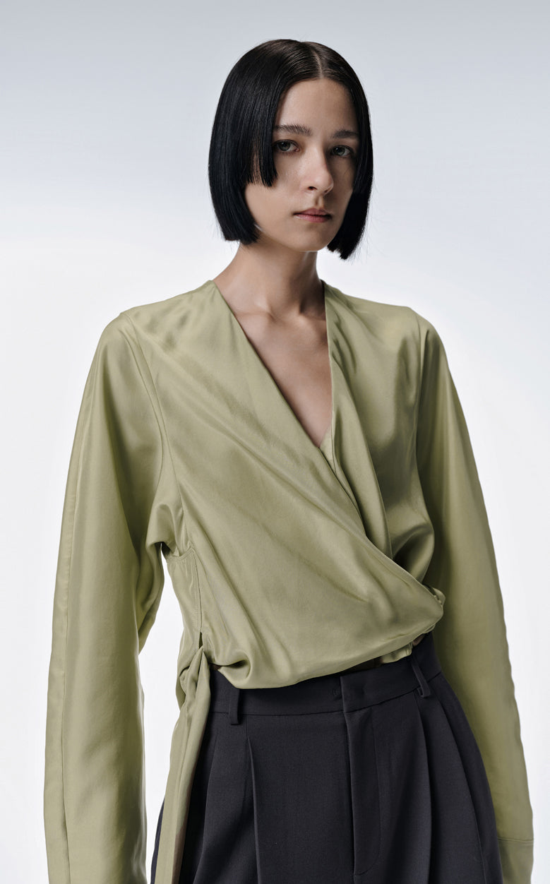 Shirt / JNBY Mulberry Silk V-neck Long-sleeved Shirt (100% Silk)