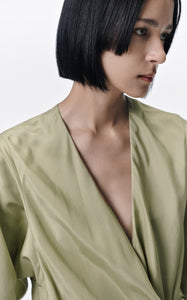 Shirt / JNBY Mulberry Silk V-neck Long-sleeved Shirt (100% Silk)