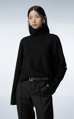 Sweater / JNBY Turtleneck Loose-fit Cropped Sweater