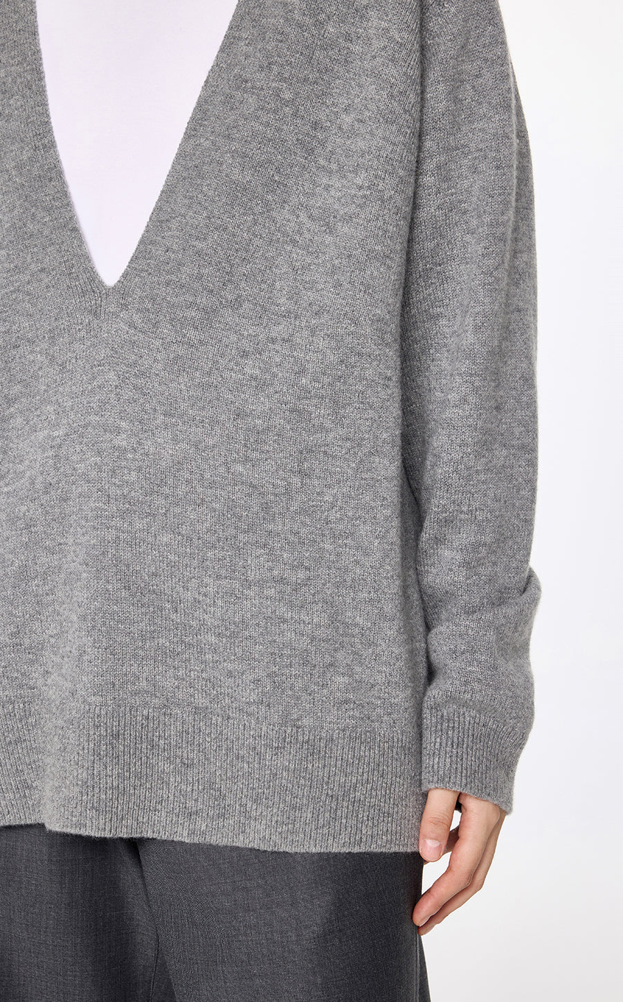 Sweater / JNBY V-Neck Wool-Cashmere Jumper