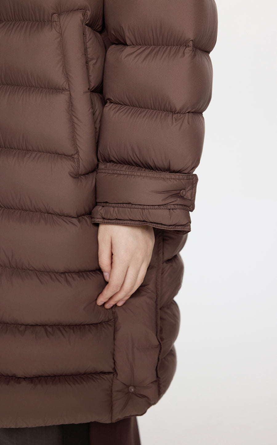 Coat / JNBY  Relaxed H-Shape Mid-Length Hooded Down Jacket