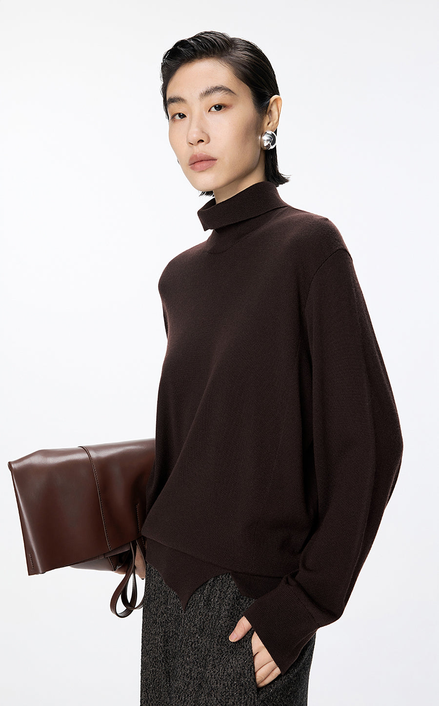 Sweater / JNBY Fine Knit High Neck Irregular Sweater