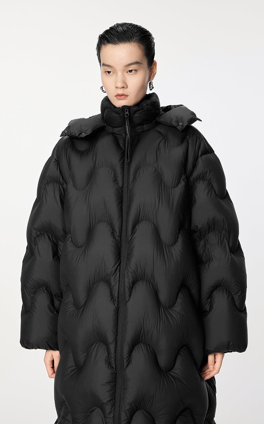 Downcoat / JNBY Oversize Wavy-Line Hooded Down Coat