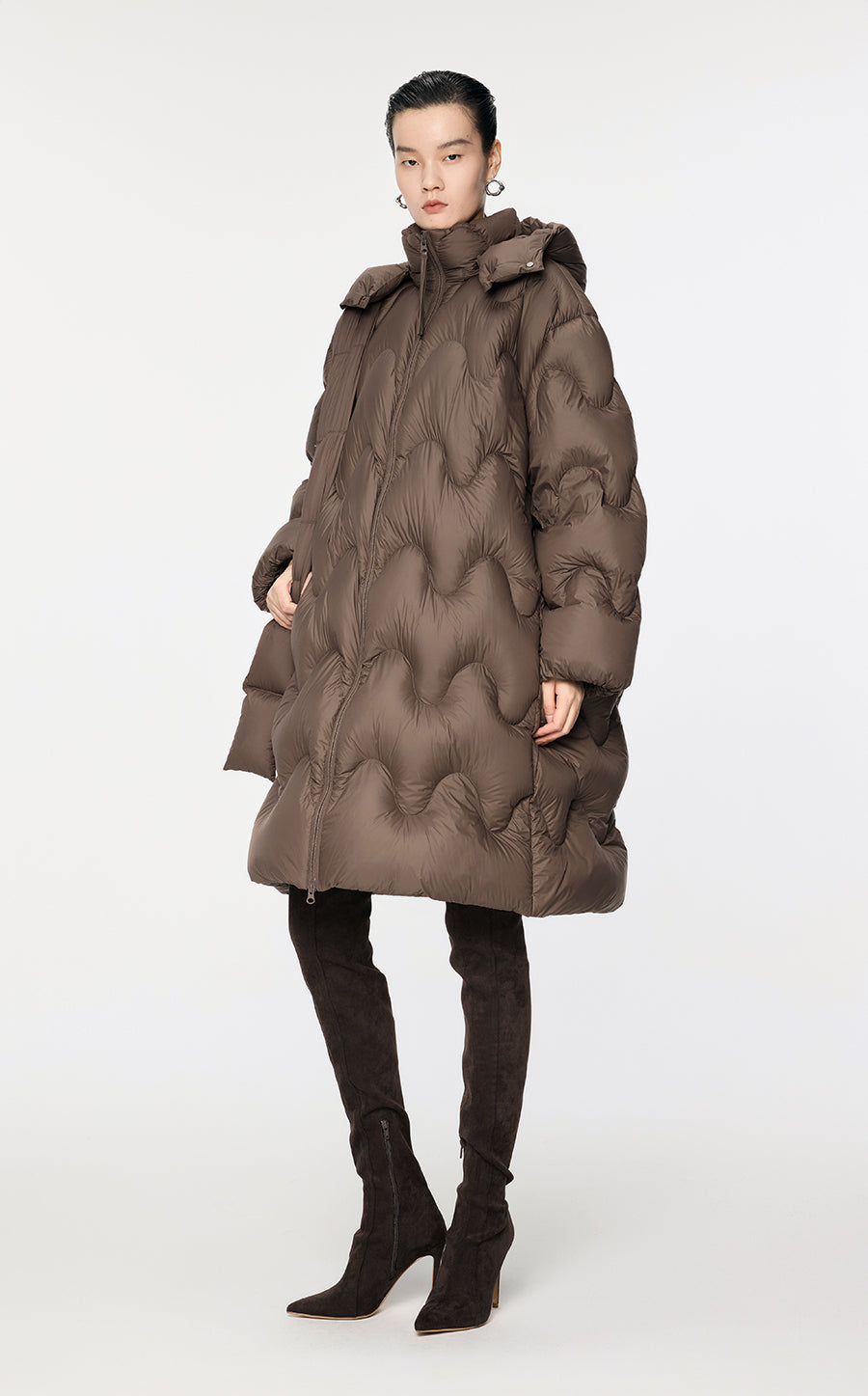 Downcoat / JNBY Oversize Wavy-Line Hooded Down Coat