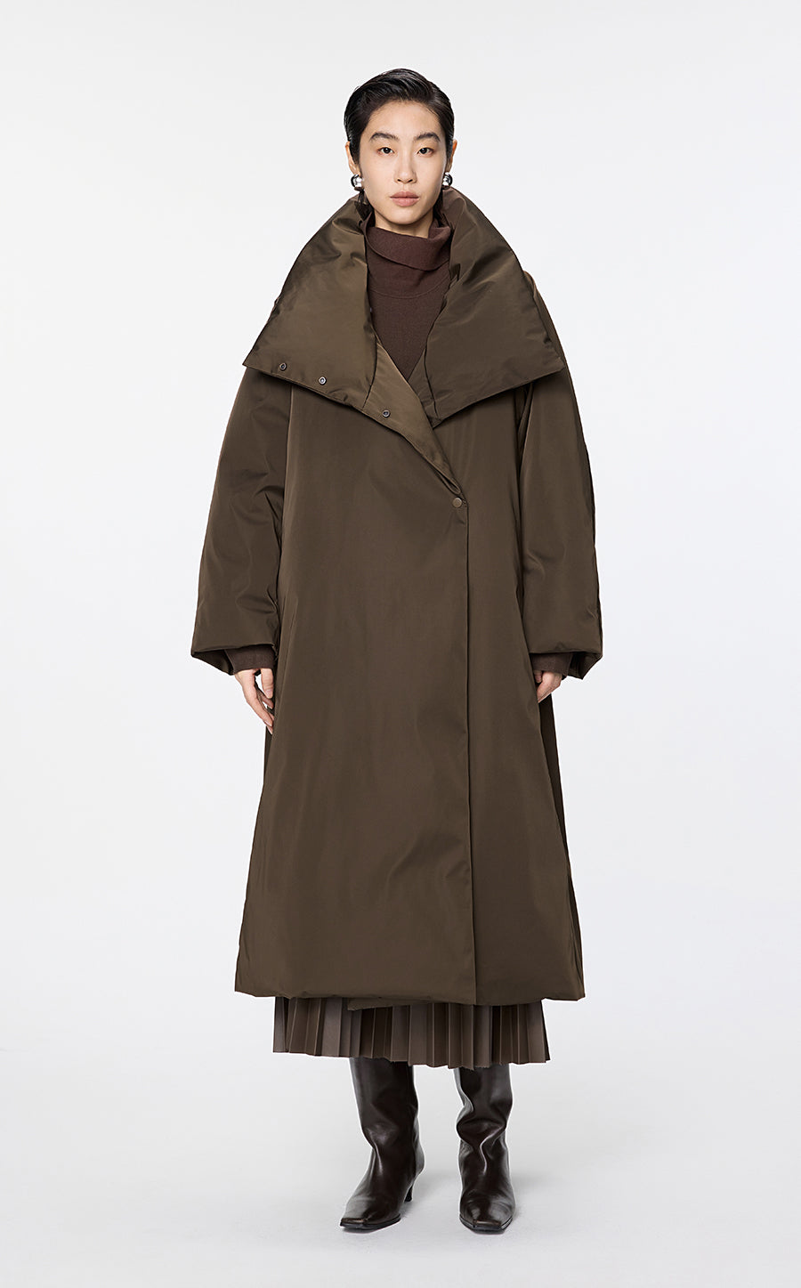 Coat / JNBY Relaxed Satin Long Down Coat