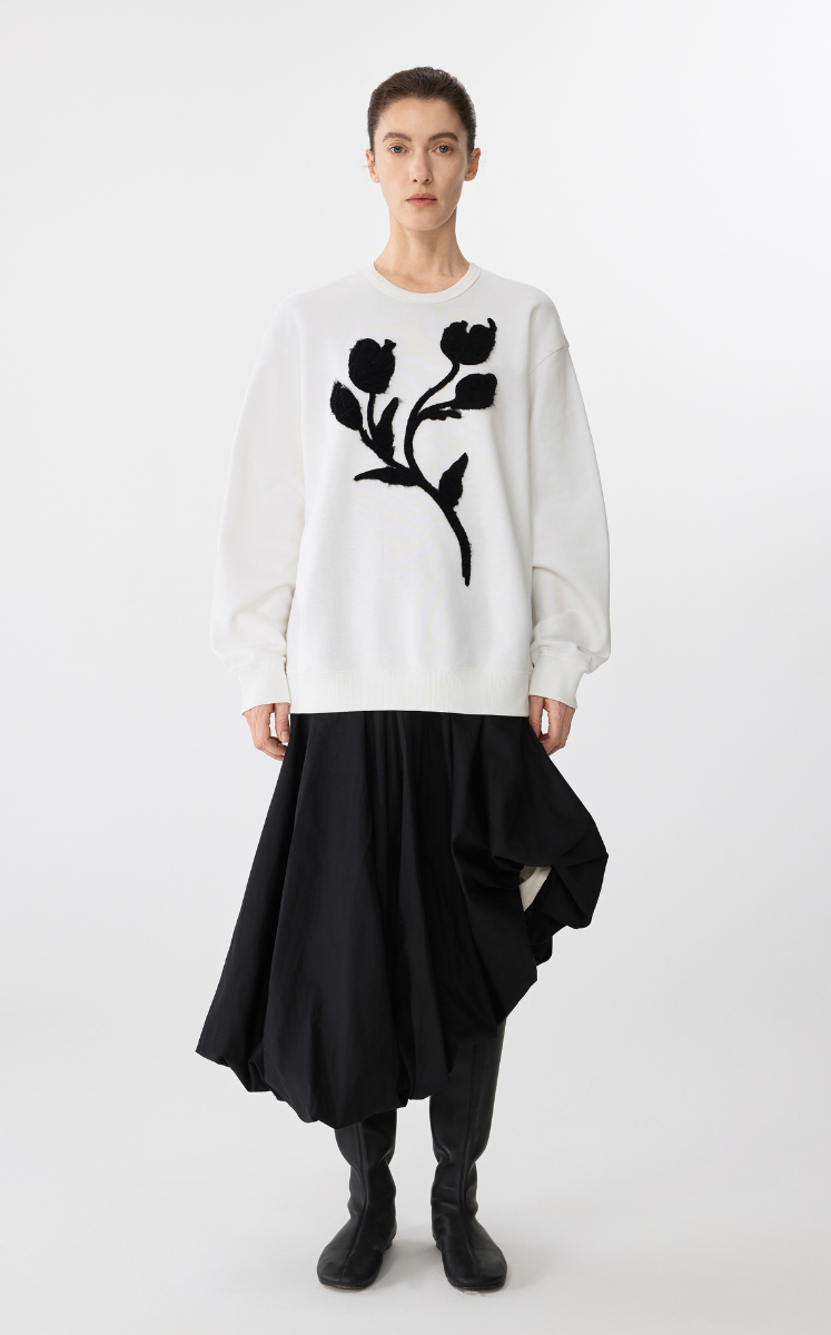 Sweatshirt / JNBY Floral Embroidery Oversized Sweatshirt