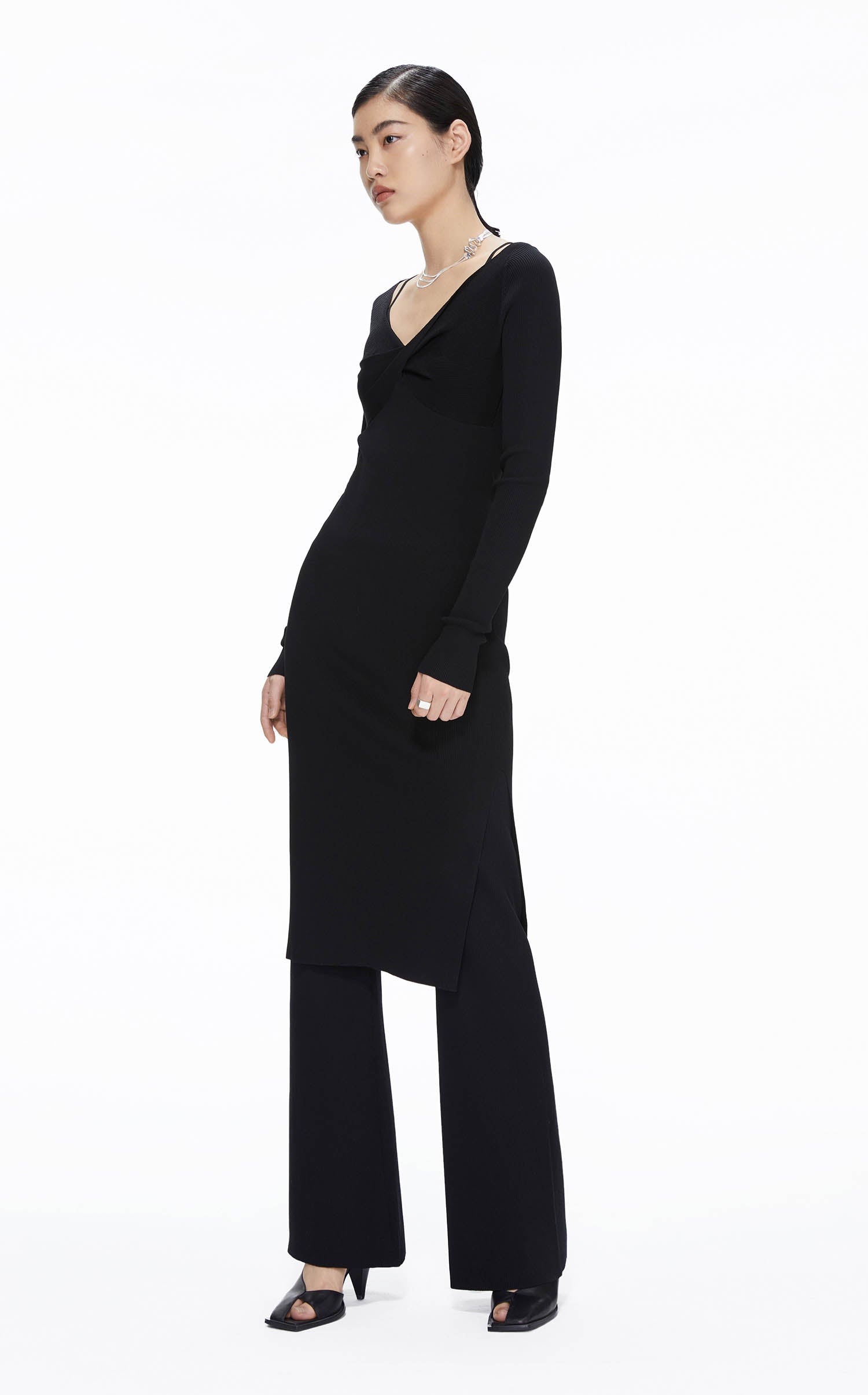 Dresses / JNBY Slim Fit V-Neck Long Sleeve Knitted Dress