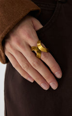 Accessories / JNBY Heritage-Inspired Twisted Loop Ring