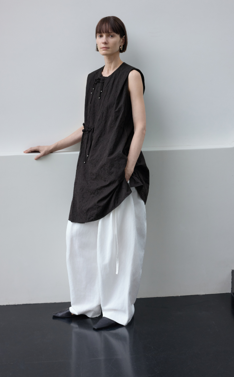 Dress / JNBY Floral Embroidered Cotton Sleeveless Dress
