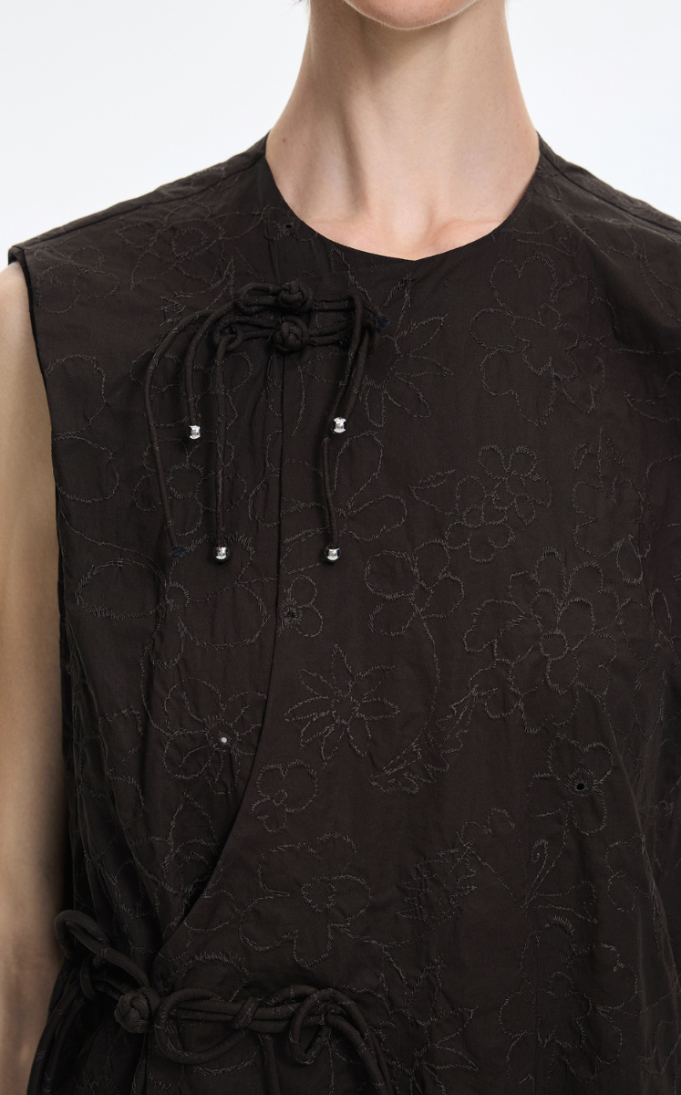 Dress / JNBY Floral Embroidered Cotton Sleeveless Dress