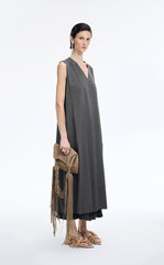 Dress / JNBY V-Neck Pleated Maxi Dress