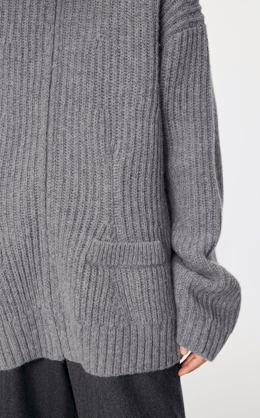 Sweater / JNBY Oversized Short-Cut Wool Sweater