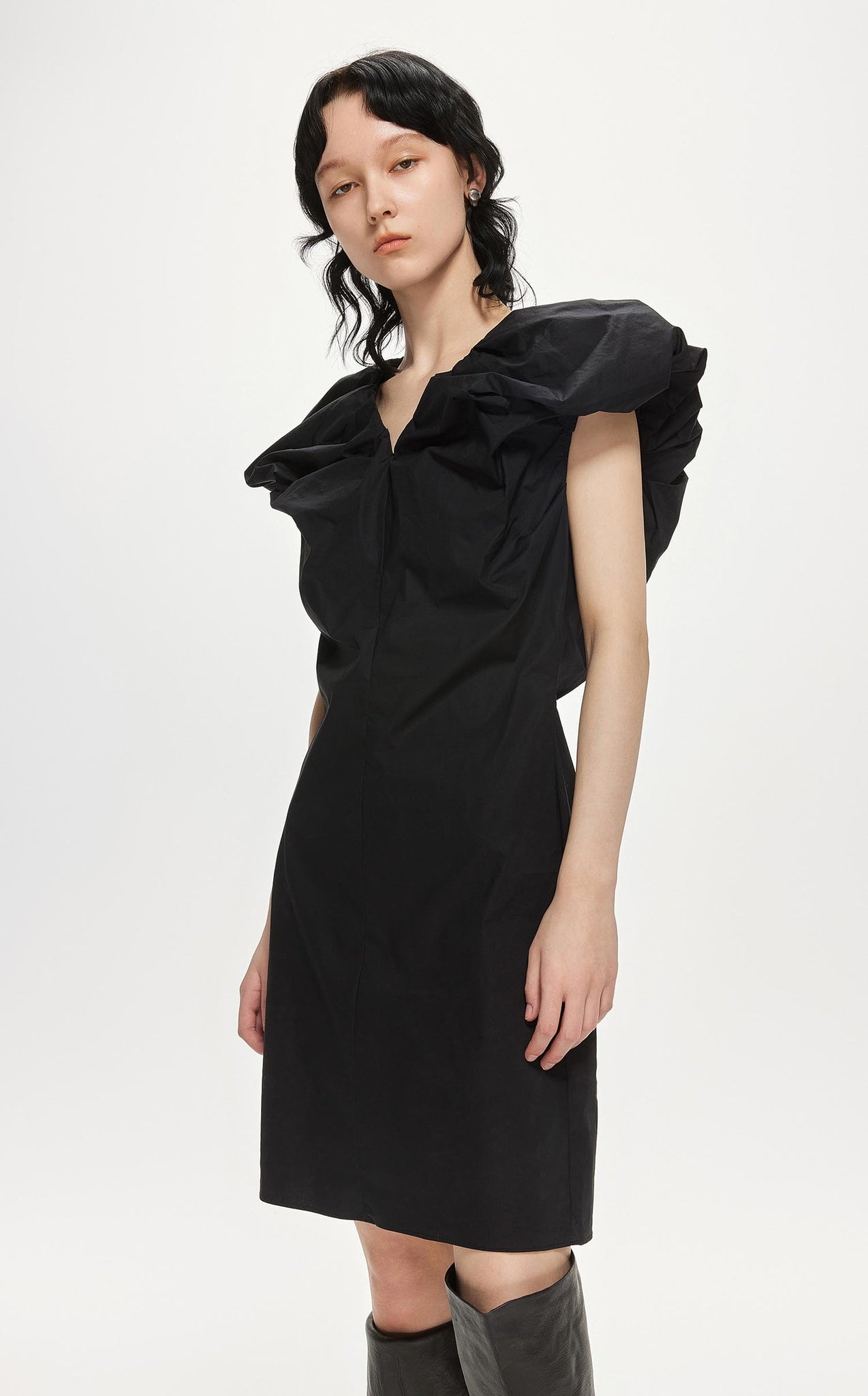 Dresses / JNBY Ruffled Shoulder V-Neck Sleeveless Dress