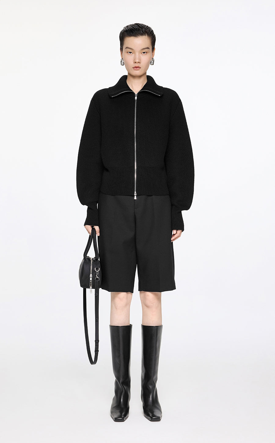 سويتير / جنيبي كارديغان بالجبن مع مسمار