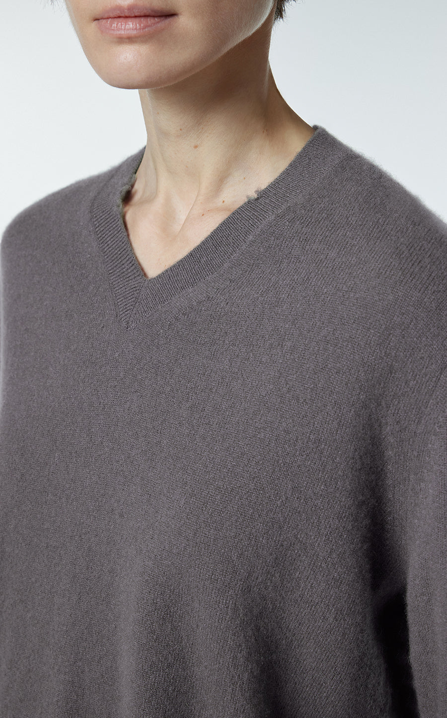 Sweater / JNBY V-neck Cashmere Sweater