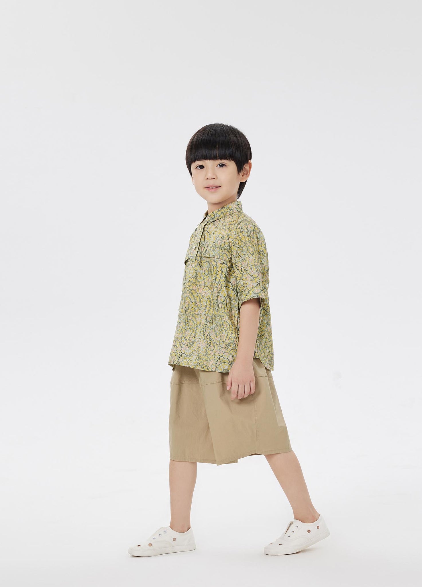 Shirt / jnby by JNBY Loose Fit Full Floral Print Short Sleeve Shirt