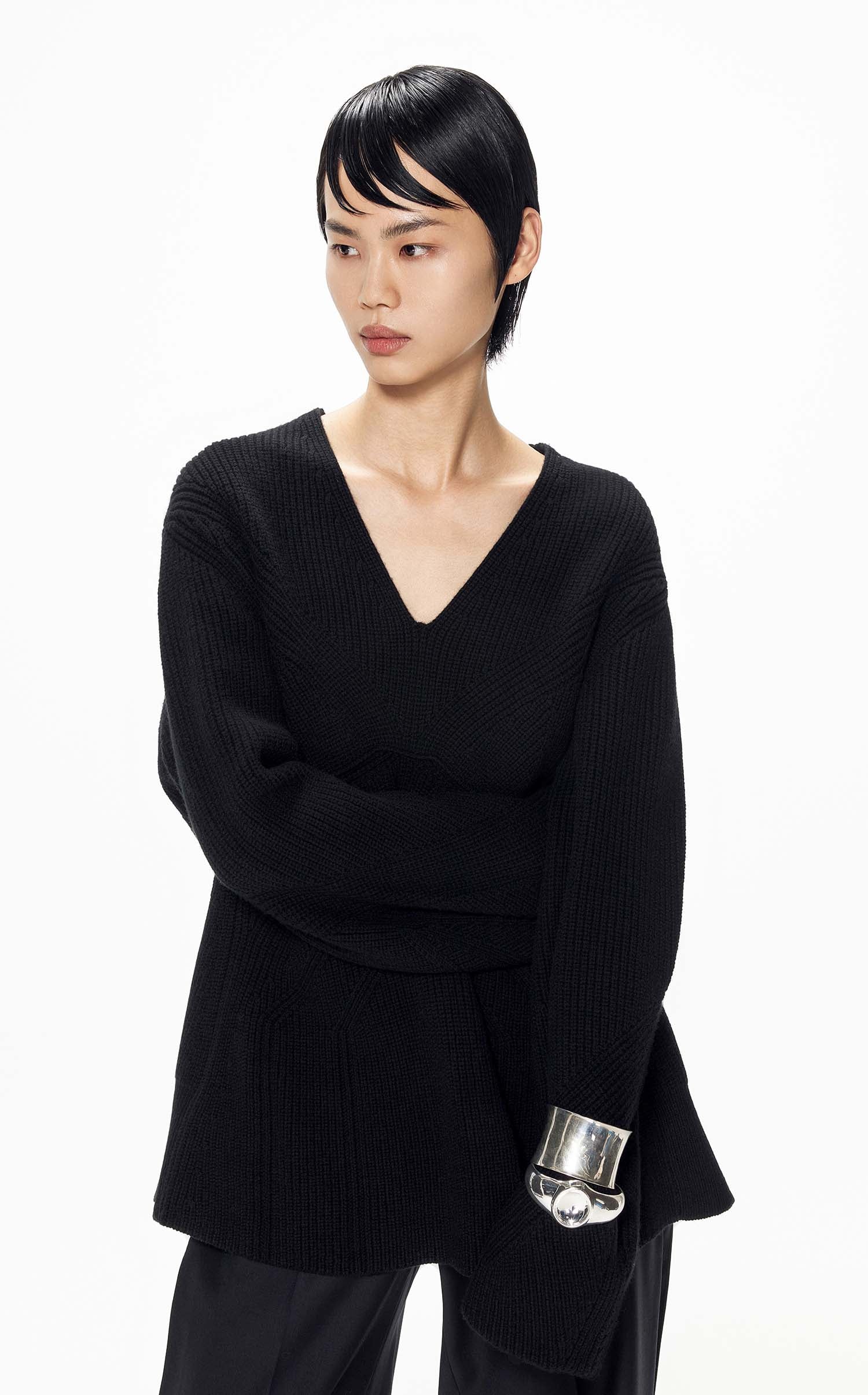 Sweaters / JNBY V-Neck Long Sleeve Pullover Sweater