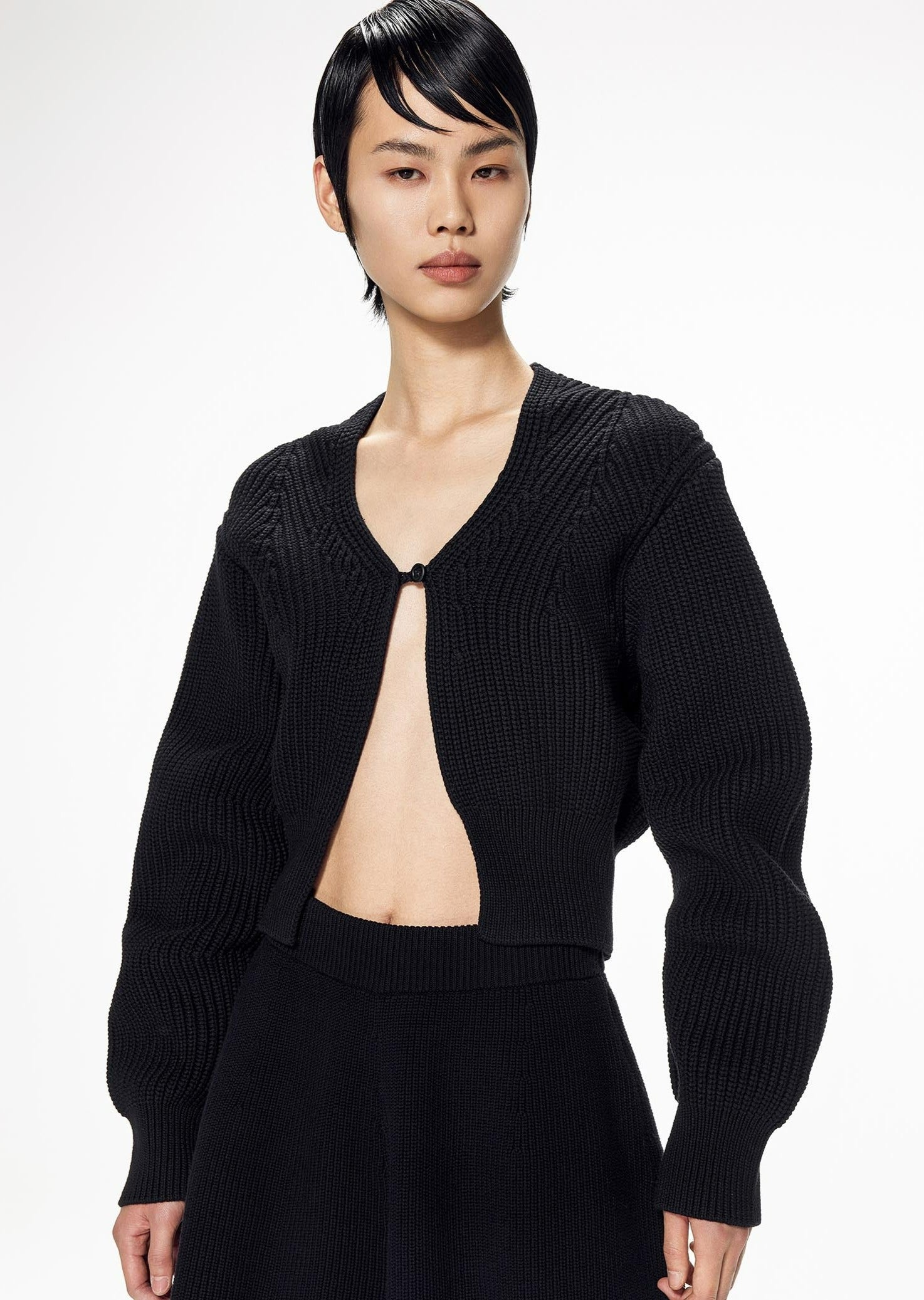 Cardigans / JNBY V-Neck Cropped Cardigan